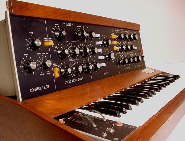 Предпродажная модель Minimoog D, январь 1971 год