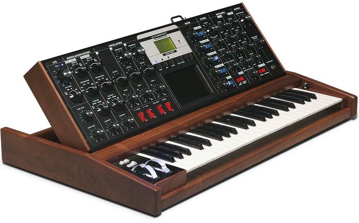 Minimoog Voyager